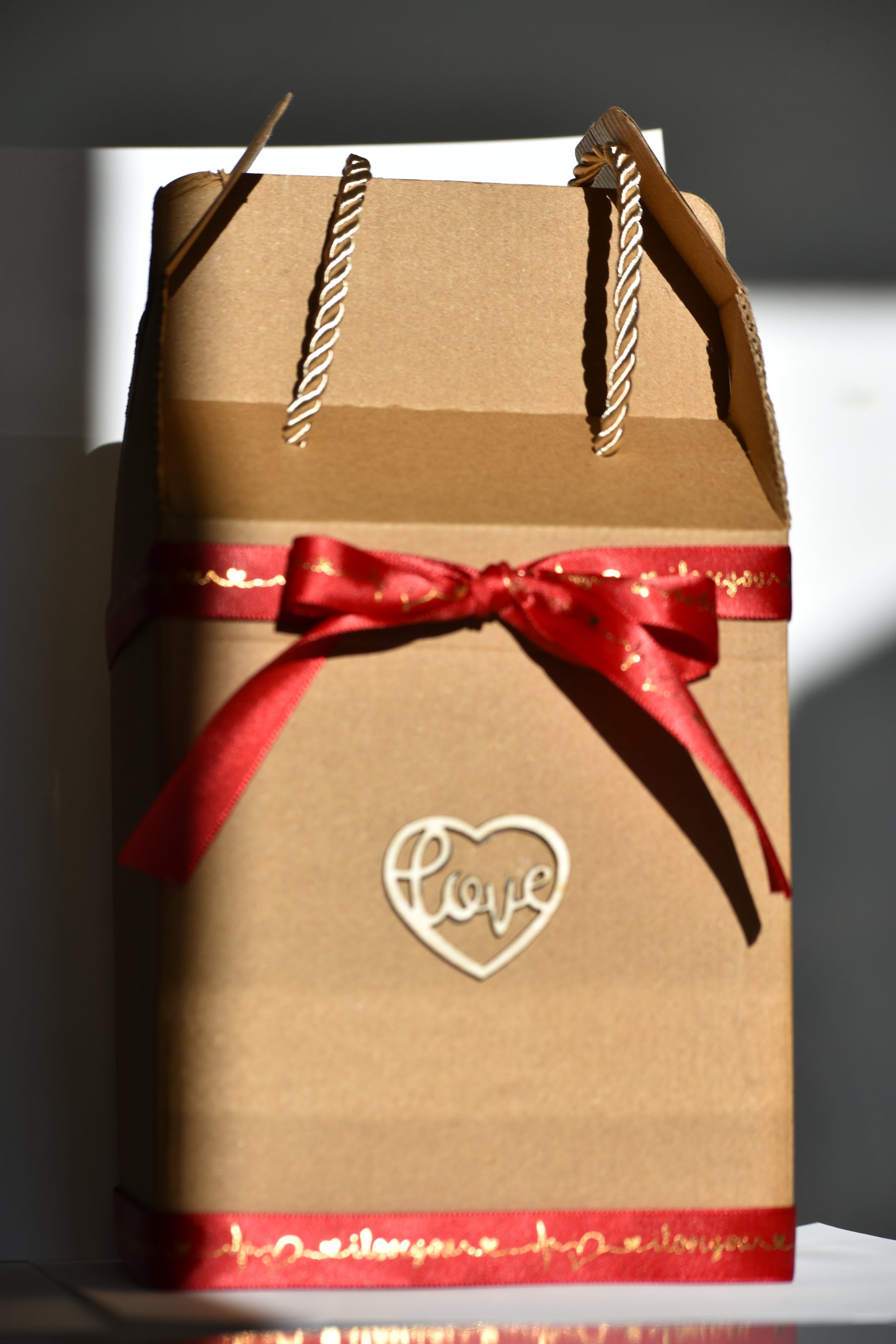 Caja Especial Día de la Amistad Chisme  ❤️