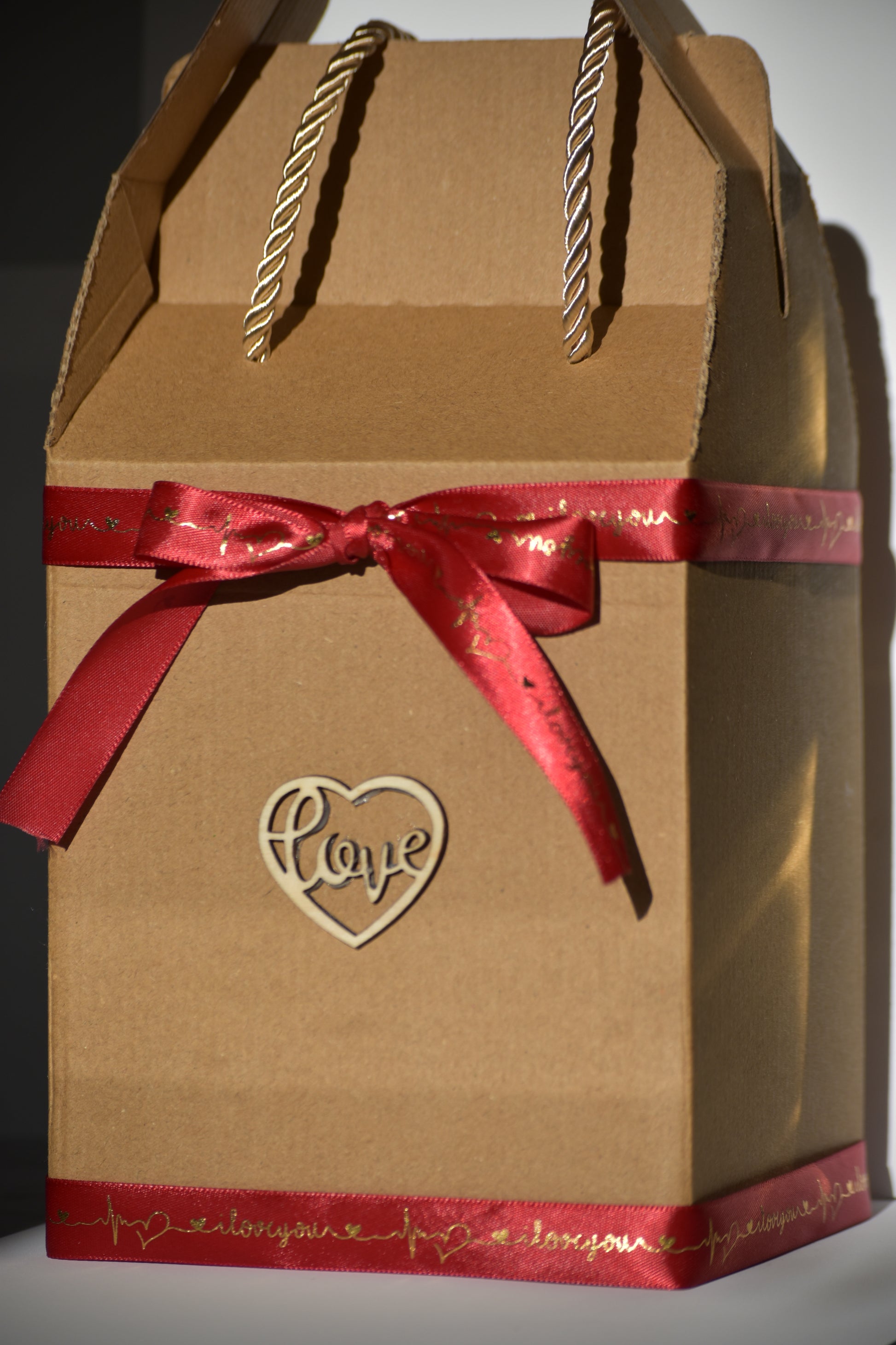 Caja Especial Día de la Amistad Chisme  ❤️