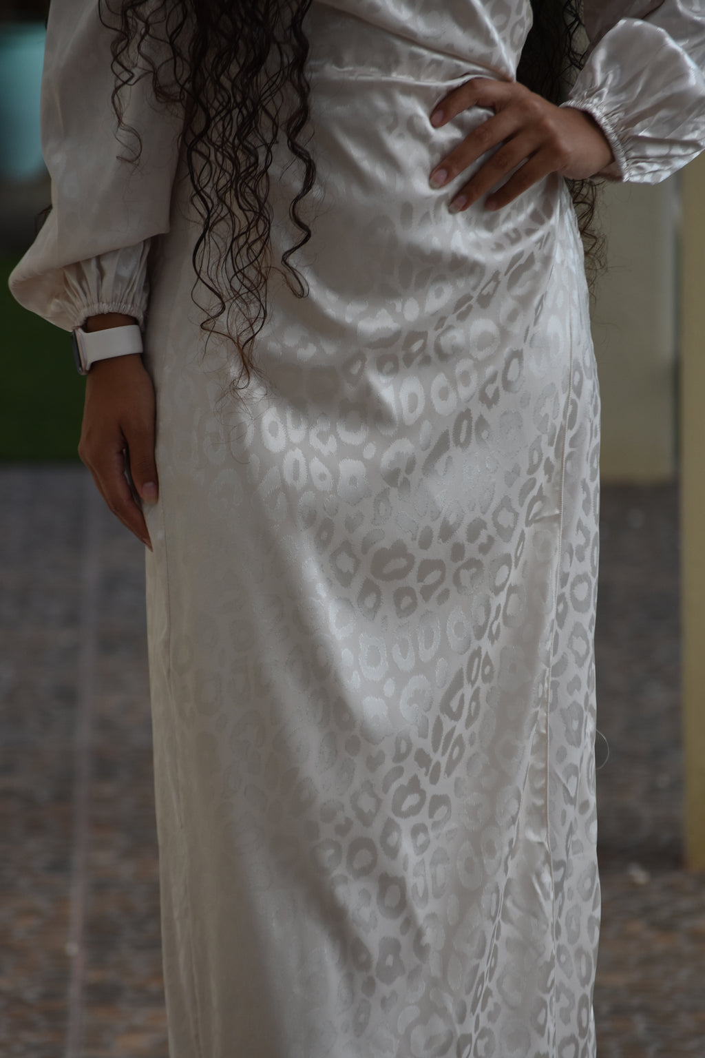 Vestido Crema Satinado Leopardo