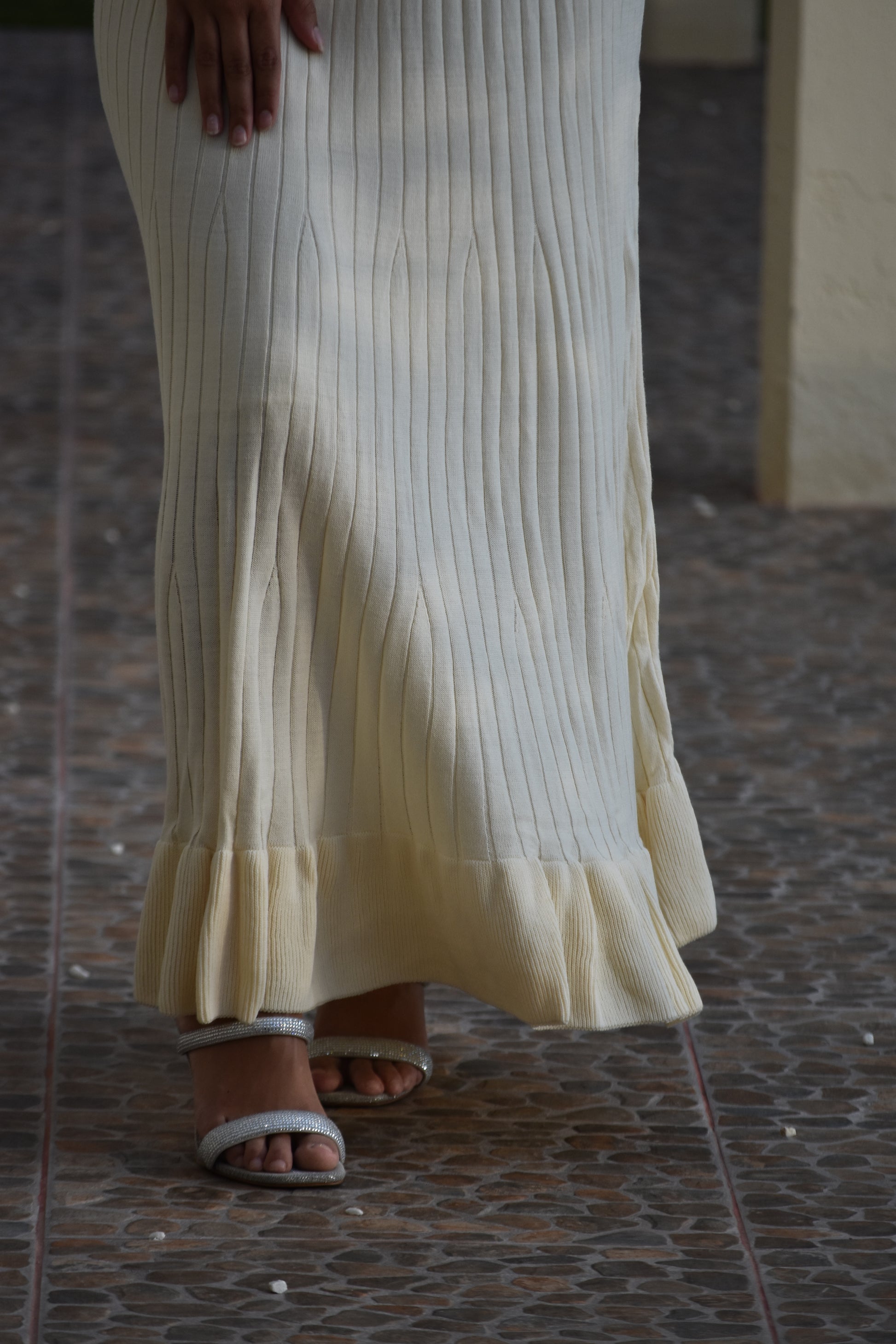 Vestido de lana largo beige