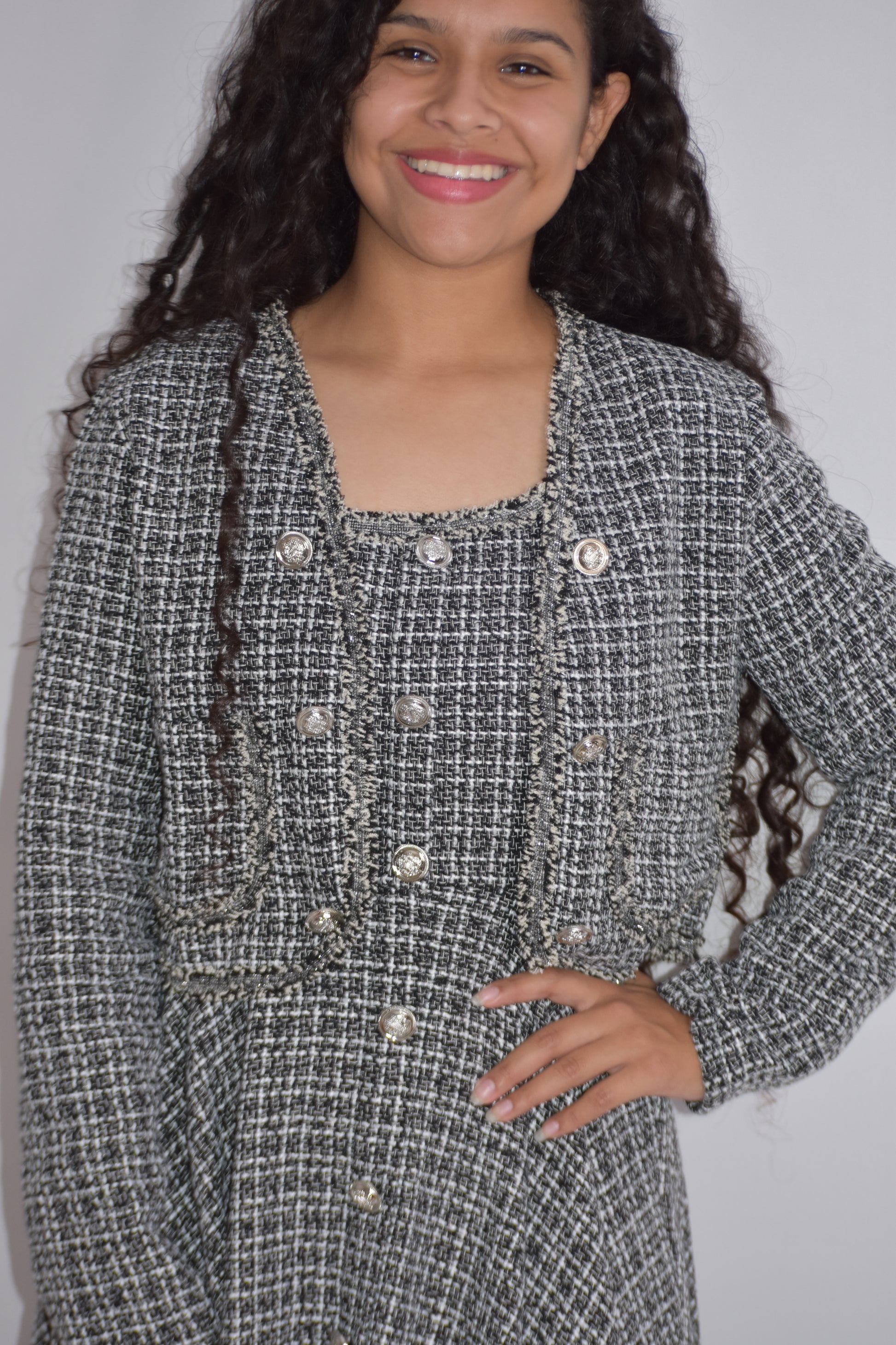 Vestido de tweed blanco y negro con chaqueta