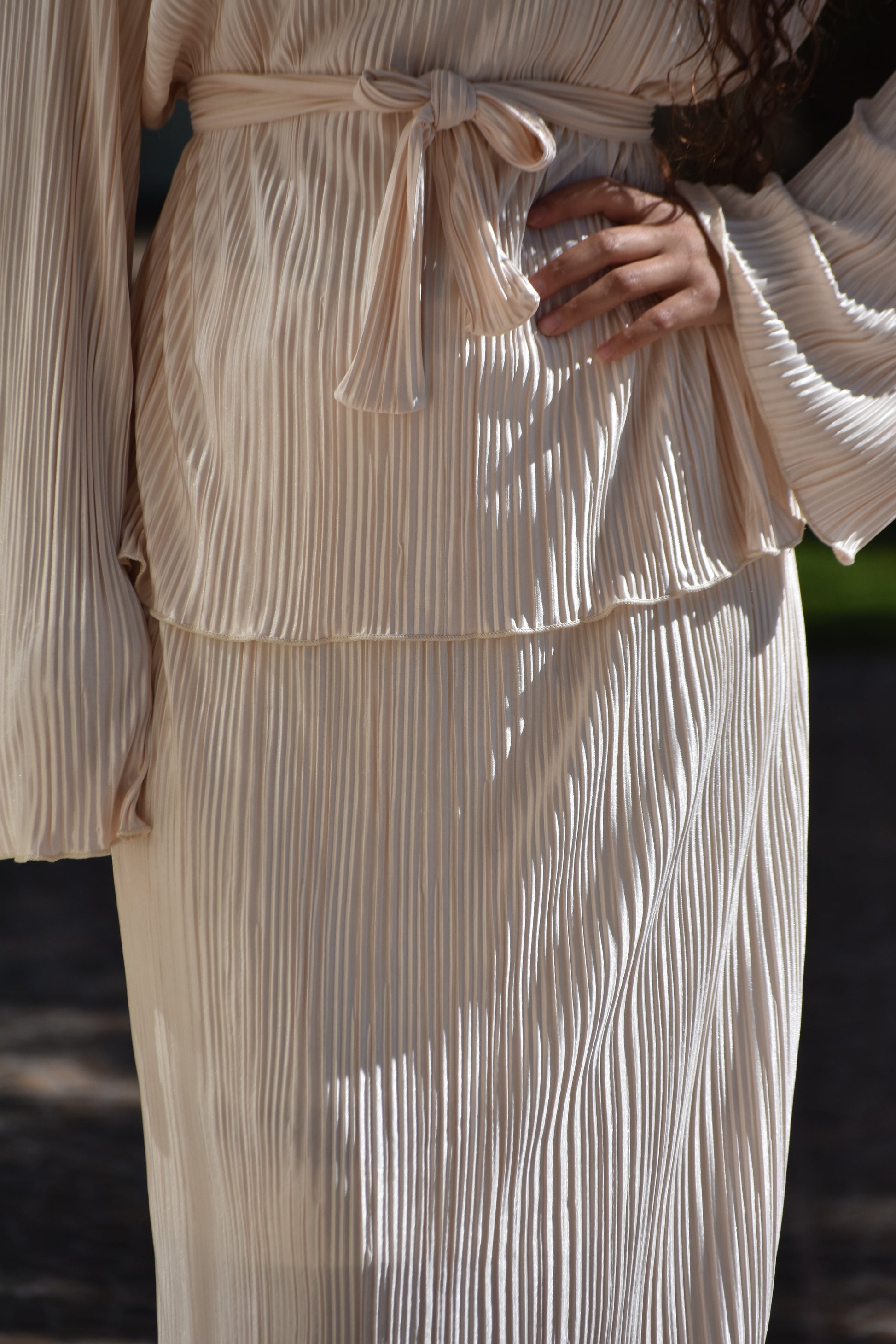 Conjunto satinado plisado oro rosa