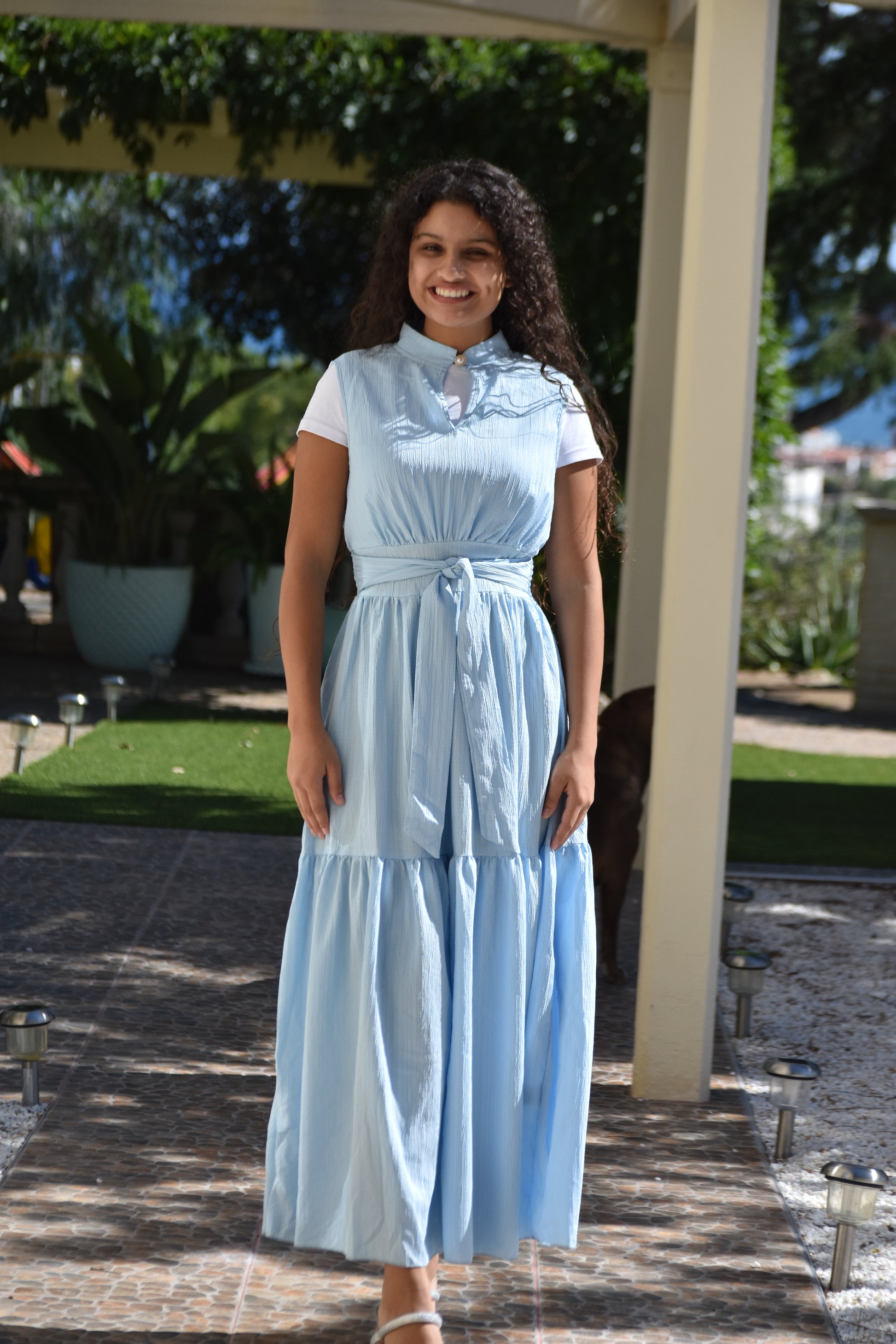 Vestido azul cielo con resorte en la cintura