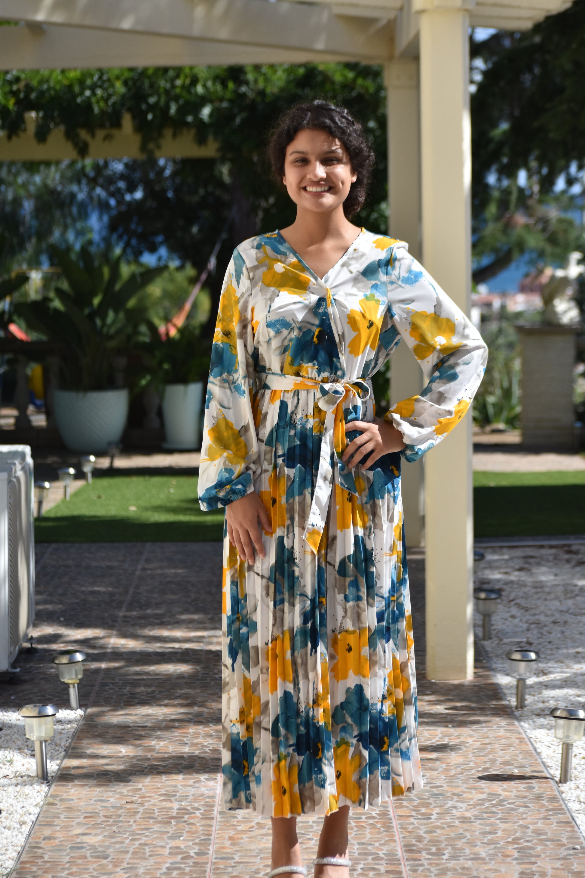 Vestido de colores con flecos en la parte de abajo