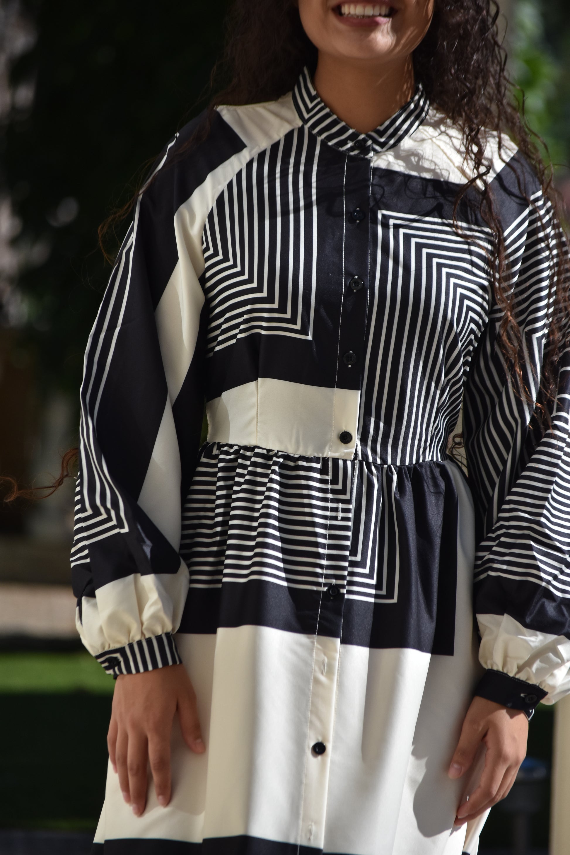 Vestido de cuadros y rayas crema y negra