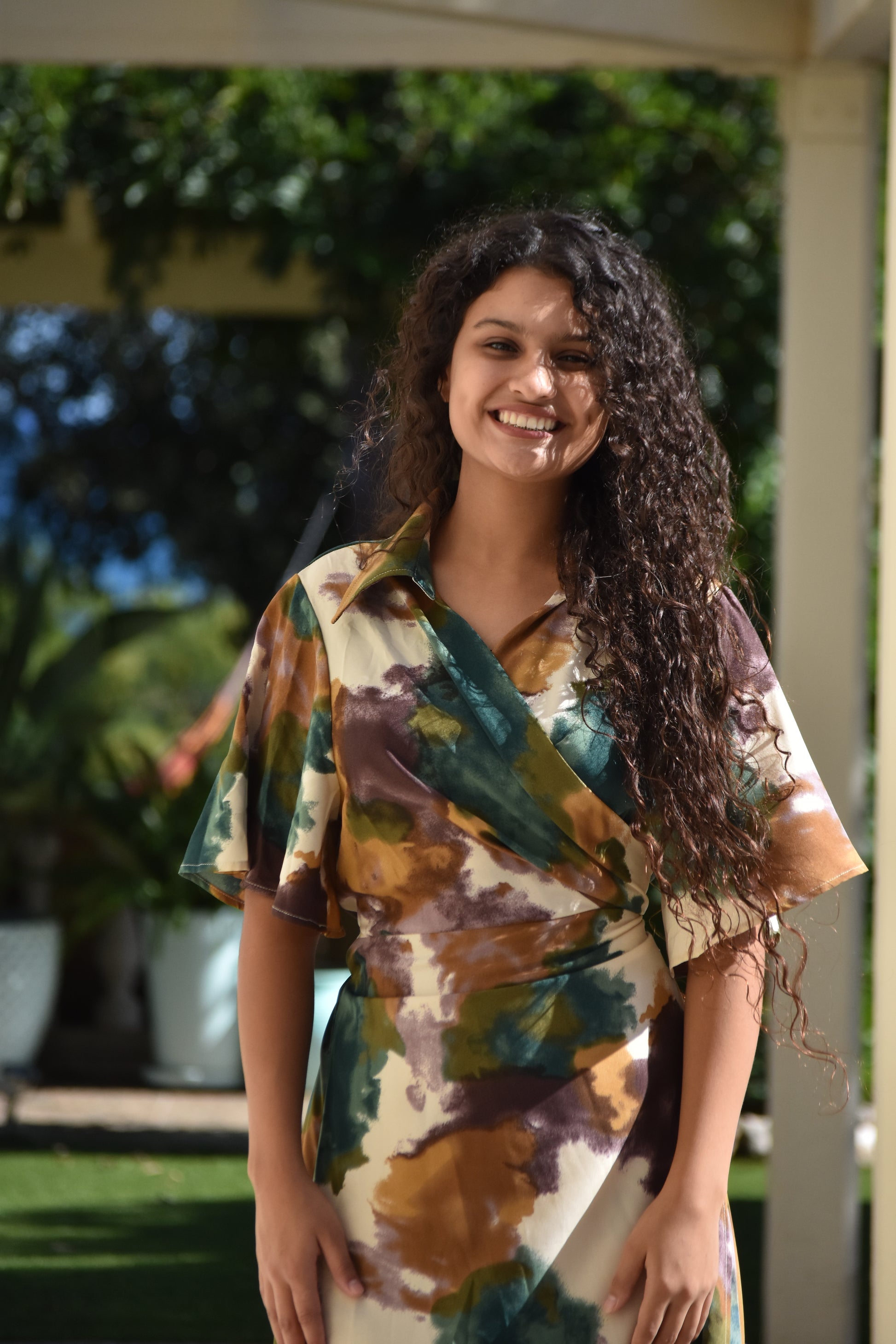 Vestido marrón con verde