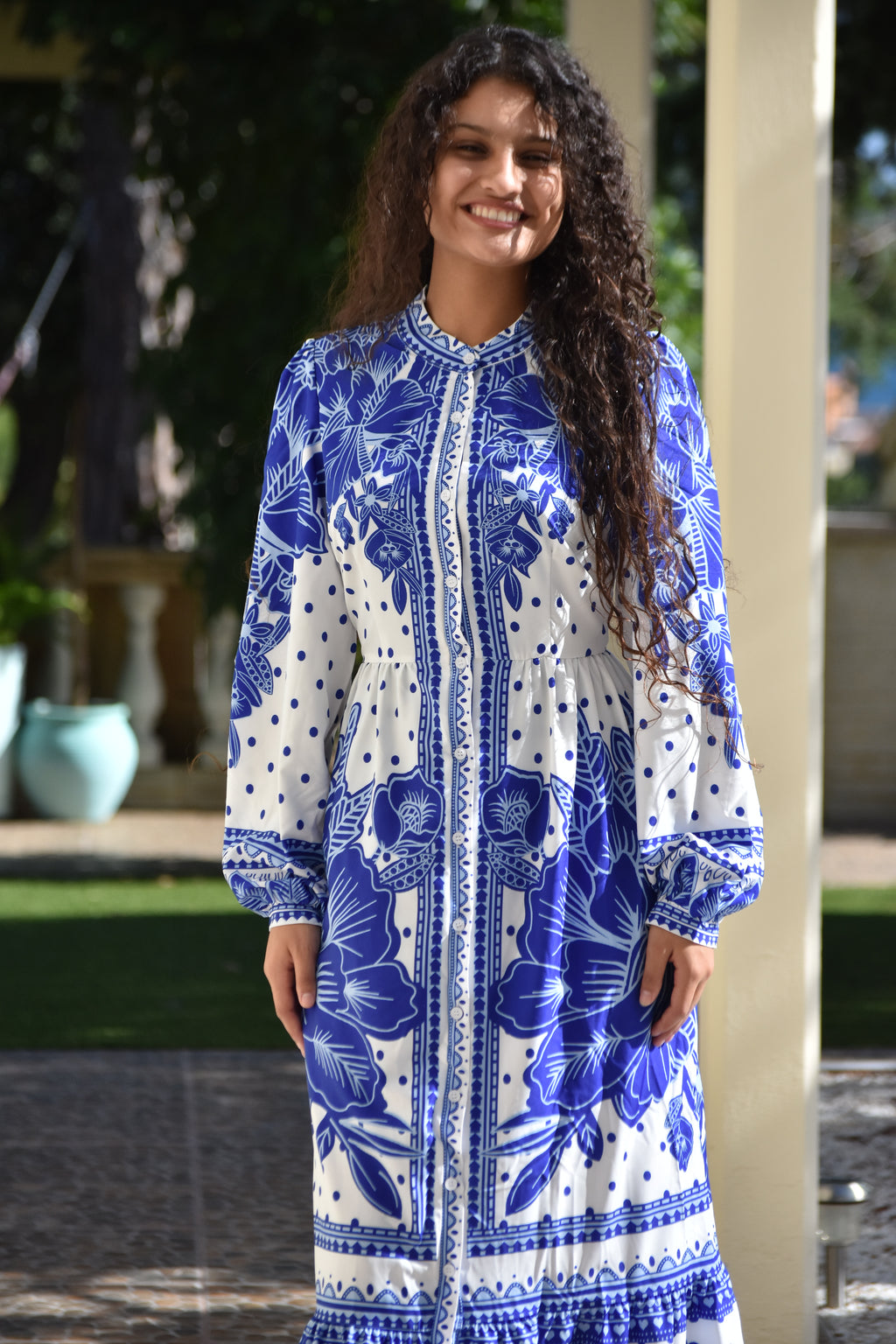 Vestido azul y blanco largo